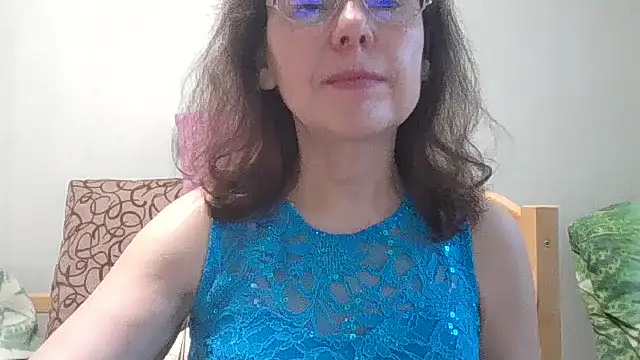 HollyJewel online show from June 18, 2026, 4:22 pm
