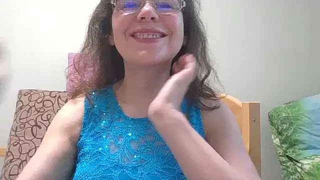 HollyJewel online show from June 19, 2026, 4:22 pm