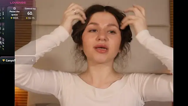 Snapshot of AliceBellamy chatting on May 18, 2026, 9:31 pm AliceBellamy online show from May 18, 2026, 9:31 pm