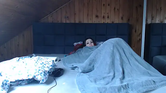 BoeseMoni1998 online show from February 13, 2025, 1:26 pm