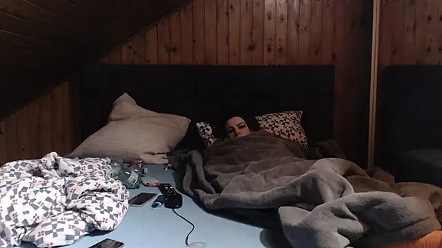 BoeseMoni1998 online show from March 2, 2025, 9:22 pm