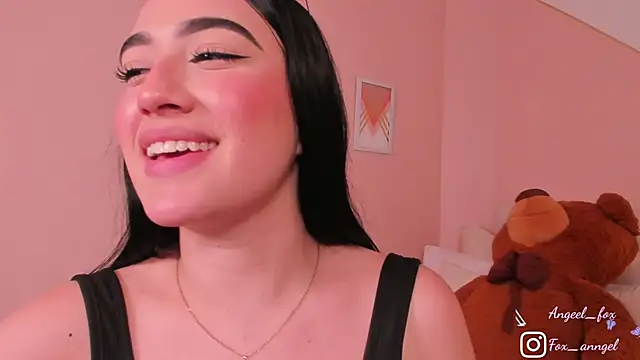 angeel fox online show from November 28, 2025, 5:21 am