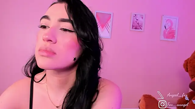 Snapshot of angeel_fox chatting on April 29, 2026, 2:37 am angeel fox online show from April 29, 2026, 2:37 am
