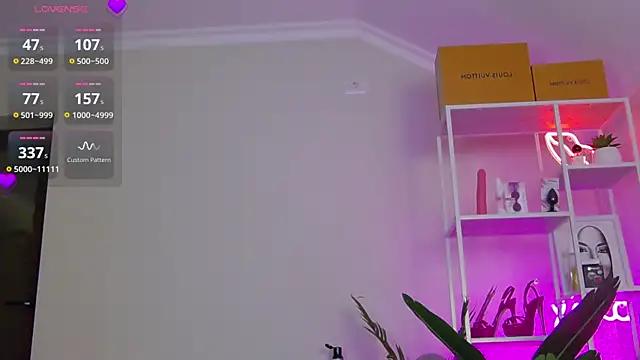 ArianaArianna online show from May 29, 2026, 7:45 pm
