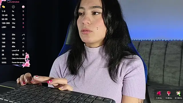 Snapshot of ZaraDames_ chatting on May 13, 2026, 3:26 am ZaraDames online show from May 13, 2026, 3:26 am