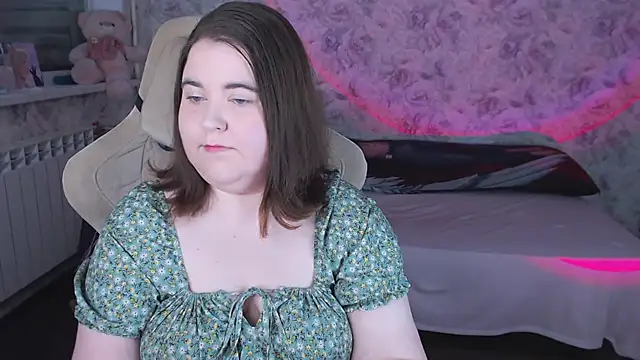 Estelle Hicks online show from March 28, 2026, 6:51 pm