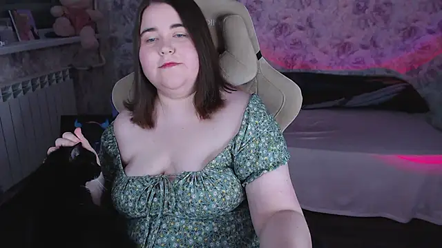 Estelle Hicks online show from April 18, 2026, 7:58 pm