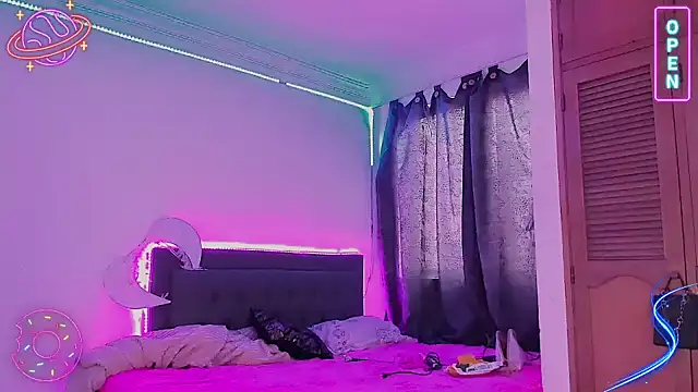 Snapshot of LittleEmmaa chatting on December 1, 2024, 4:29 pm LittleEmmaa online show from December 1, 2024, 4:29 pm