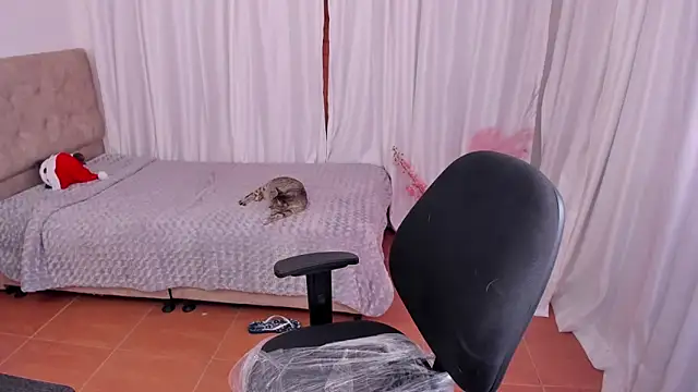 Victoryyy  online show from December 16, 2024, 8:26 pm