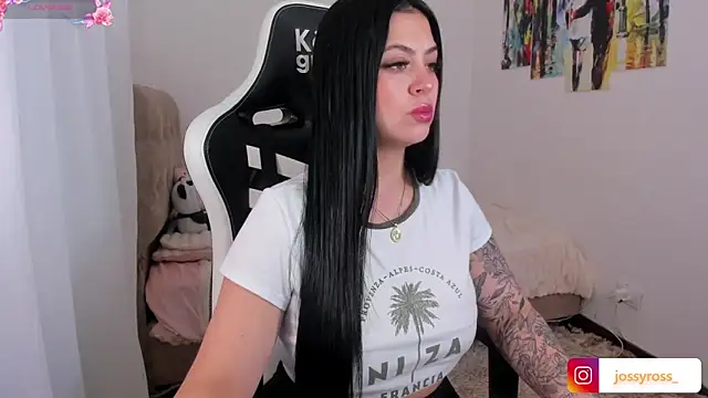 Victoryyy  online show from September 11, 2025, 8:20 pm