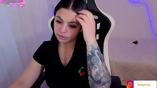 Victoryyy  online show from February 4, 2026, 7:53 pm