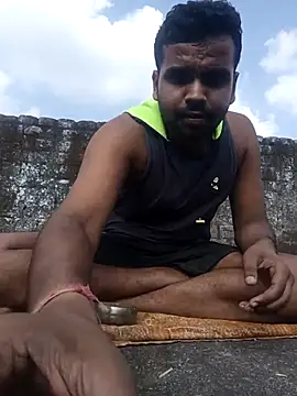 Snapshot of MeFeellove chatting on November 5, 2025, 7:41 am MeFeellove online show from November 5, 2025, 7:41 am