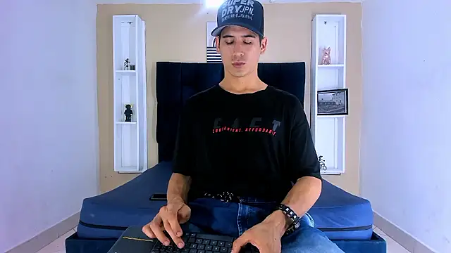 Snapshot of Jhonn_Rhyss chatting on December 3, 2024, 3:41 am Jhonn Rhyss online show from December 3, 2024, 3:41 am