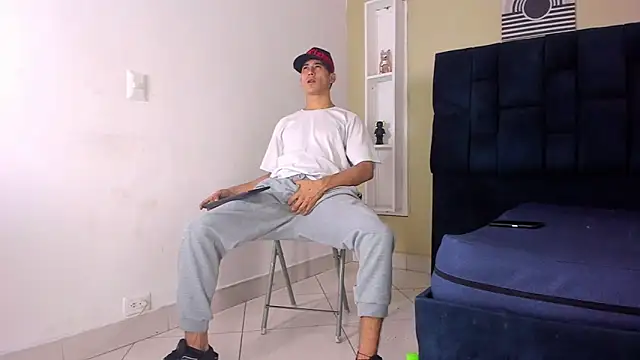 Snapshot of Jhonn_Rhyss chatting on January 28, 2025, 2:21 am Jhonn Rhyss online show from January 28, 2025, 2:21 am