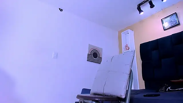 Snapshot of Jhonn_Rhyss chatting on March 19, 2025, 6:14 am Jhonn Rhyss online show from March 19, 2025, 6:14 am