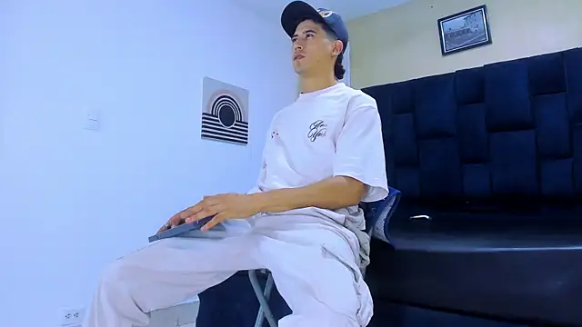 Snapshot of Jhonn_Rhyss chatting on September 18, 2025, 3:19 am Jhonn Rhyss online show from September 18, 2025, 3:19 am