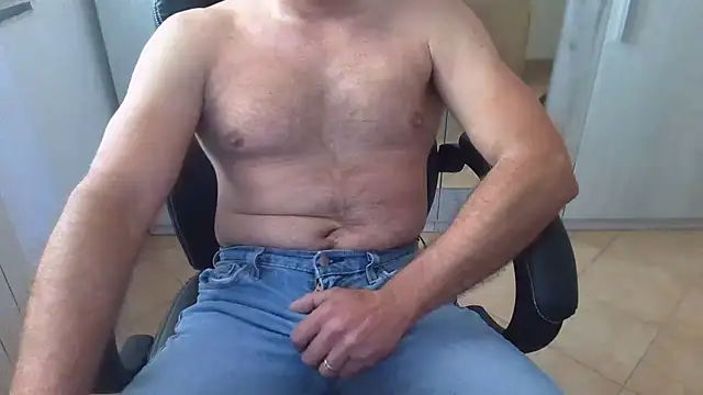 Snapshot of cocco1980xxxx chatting on May 19, 2026, 6:42 am cocco1980xxxx online show from May 19, 2026, 6:42 am