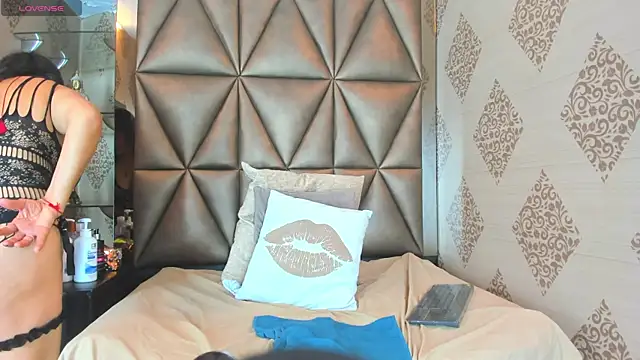 Celeste Baker  online show from March 22, 2025, 11:53 am