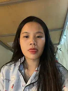 Snapshot of Be-MyMy chatting on December 30, 2024, 11:15 am Be-MyMy online show from December 30, 2024, 11:15 am