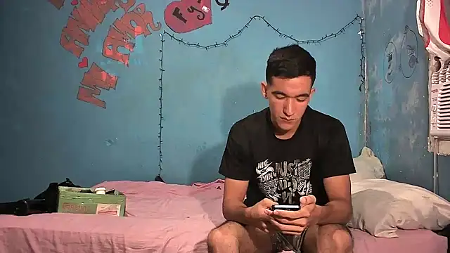 Snapshot of Sweetiefoxxx chatting on December 29, 2024, 2:31 pm Sweetiefoxxx online show from December 29, 2024, 2:31 pm