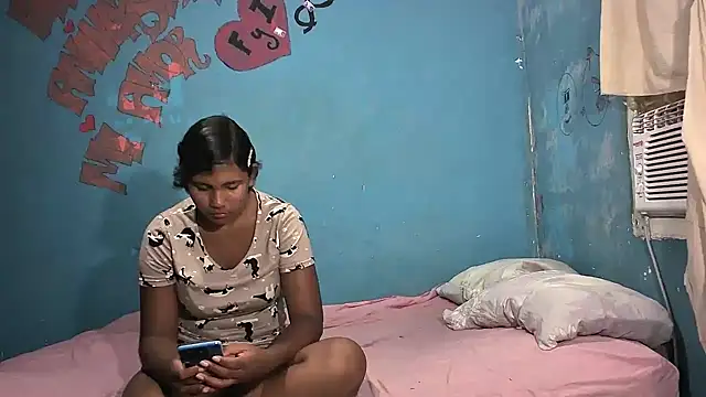 Snapshot of Sweetiefoxxx chatting on January 12, 2025, 2:09 pm Sweetiefoxxx online show from January 12, 2025, 2:09 pm