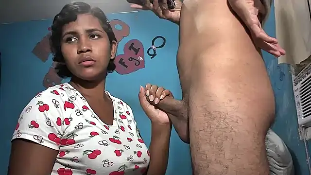 Snapshot of Sweetiefoxxx chatting on January 24, 2025, 12:09 am Sweetiefoxxx online show from January 24, 2025, 12:09 am