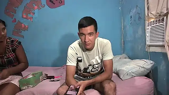 Snapshot of Sweetiefoxxx chatting on February 5, 2025, 8:04 pm Sweetiefoxxx online show from February 5, 2025, 8:04 pm