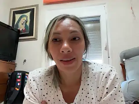 yenlo01 online show from June 3, 2026, 6:57 pm