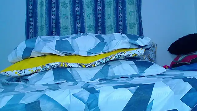 cristinapuerta- online show from December 18, 2025, 9:32 pm