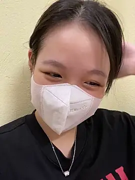 minmin2kk5 online show from October 16, 2025, 2:51 pm