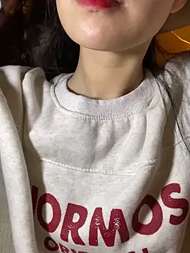 minmin2kk5 online show from November 11, 2025, 3:34 pm