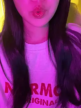 minmin2kk5 online show from November 27, 2025, 6:04 am