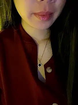 minmin2kk5 online show from January 12, 2026, 4:34 pm