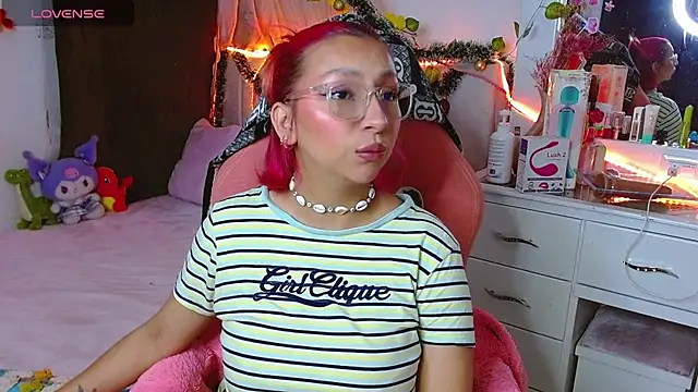 Littlerouse  online show from January 9, 2026, 6:05 am