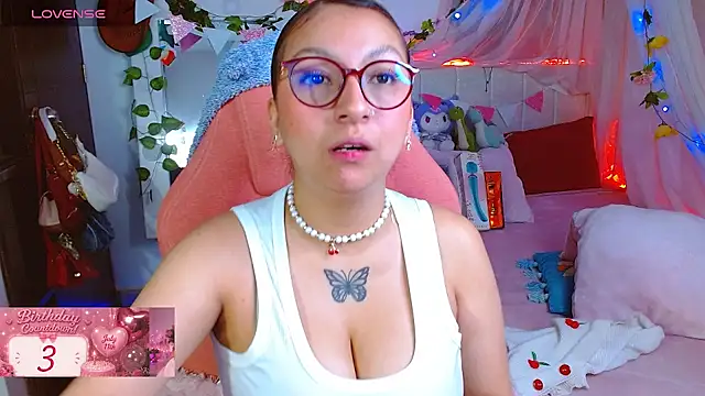 Snapshot of Littlerouse_ chatting on July 10, 2026, 7:23 am Littlerouse online show from July 10, 2026, 7:23 am