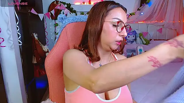 Snapshot of Littlerouse_ chatting on July 24, 2026, 8:34 am Littlerouse online show from July 24, 2026, 8:34 am
