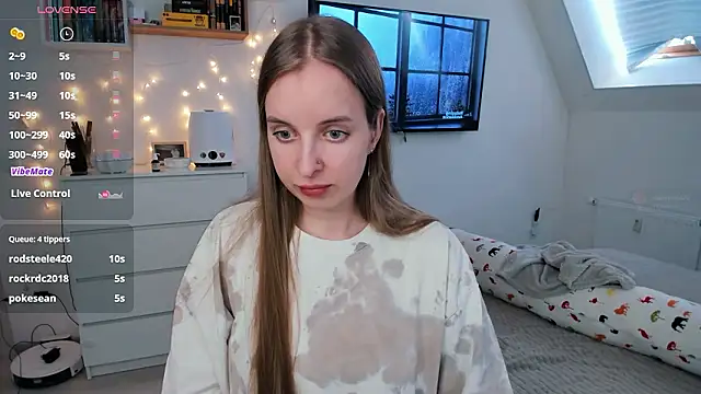 violet blue eyes online show from March 6, 2026, 12:45 pm