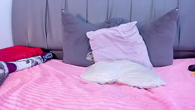 Cherllynn online show from February 1, 2025, 10:23 pm