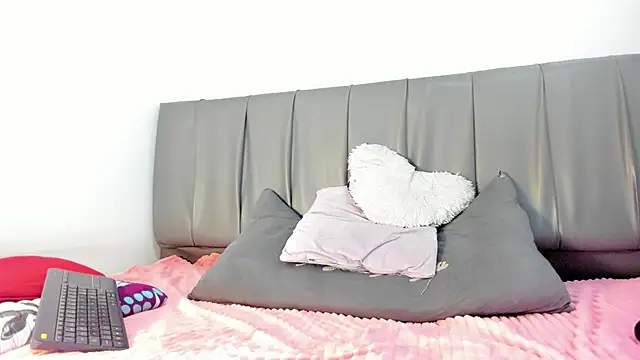 Cherllynn online show from February 6, 2025, 4:36 pm