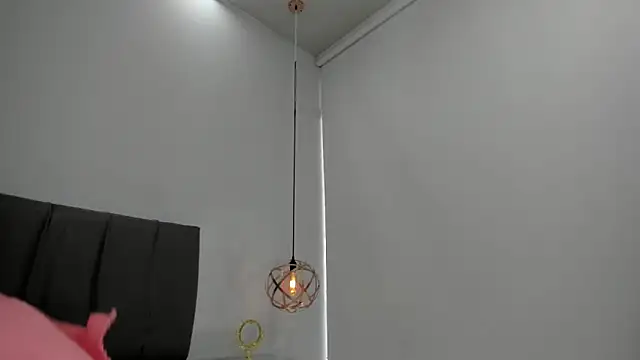 Cherllynn online show from February 7, 2025, 2:04 pm