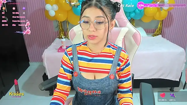 Snapshot of Yuli_16 chatting on October 6, 2025, 11:07 am Yuli 16 online show from October 6, 2025, 11:07 am