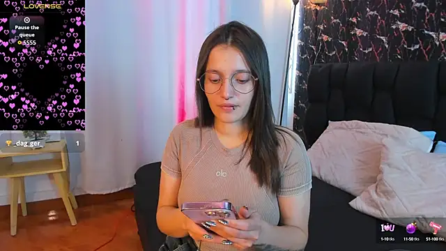 Snapshot of Elecktra_sweet chatting on October 13, 2025, 7:25 pm Elecktra sweet online show from October 13, 2025, 7:25 pm