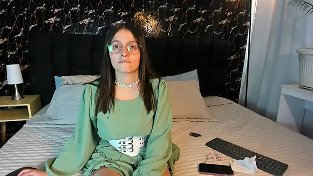 Snapshot of Elecktra_sweet chatting on October 18, 2025, 7:47 pm Elecktra sweet online show from October 18, 2025, 7:47 pm