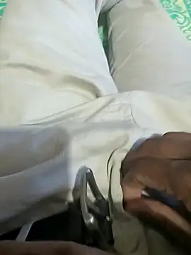 Snapshot of bangaloresexyguy chatting on March 16, 2026, 4:51 am bangaloresexyguy online show from March 16, 2026, 4:51 am