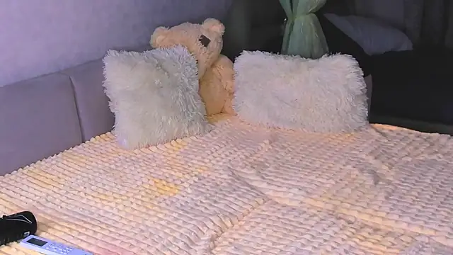 Snapshot of Sweeet_Barbie chatting on October 27, 2025, 3:38 pm Sweeet Barbie online show from October 27, 2025, 3:38 pm