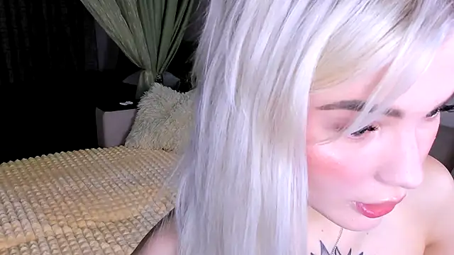 Snapshot of Sweeet_Barbie chatting on November 21, 2025, 3:33 pm Sweeet Barbie online show from November 21, 2025, 3:33 pm