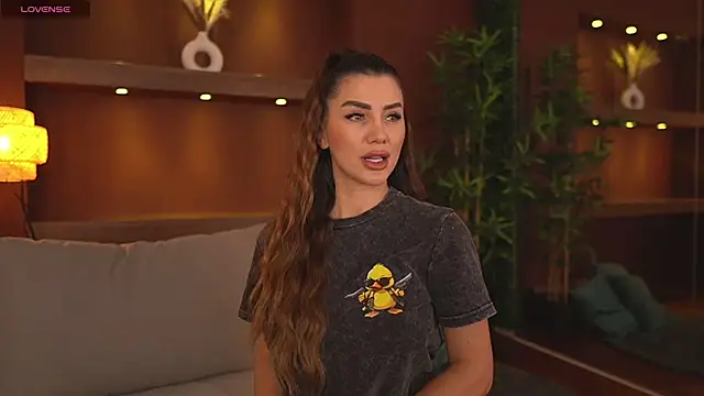 JustinneJade online show from October 9, 2025, 4:43 am