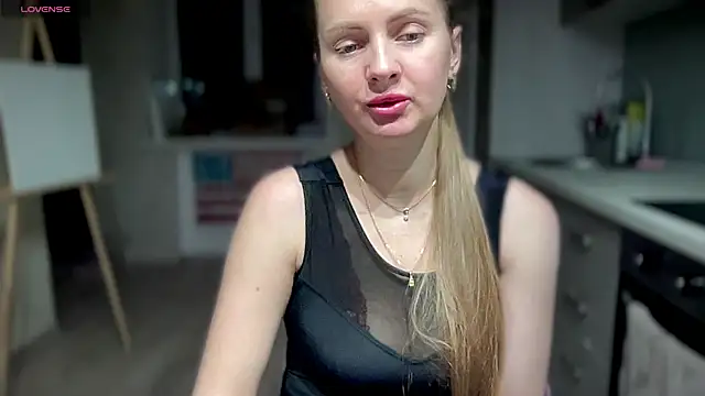 Snapshot of Viola_sweet chatting on January 12, 2025, 10:54 pm Viola sweet online show from January 12, 2025, 10:54 pm