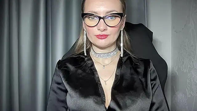 Snapshot of Viola_sweet chatting on February 4, 2025, 2:21 pm Viola sweet online show from February 4, 2025, 2:21 pm