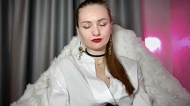 Snapshot of Viola_sweet chatting on October 19, 2025, 11:27 pm Viola sweet online show from October 19, 2025, 11:27 pm